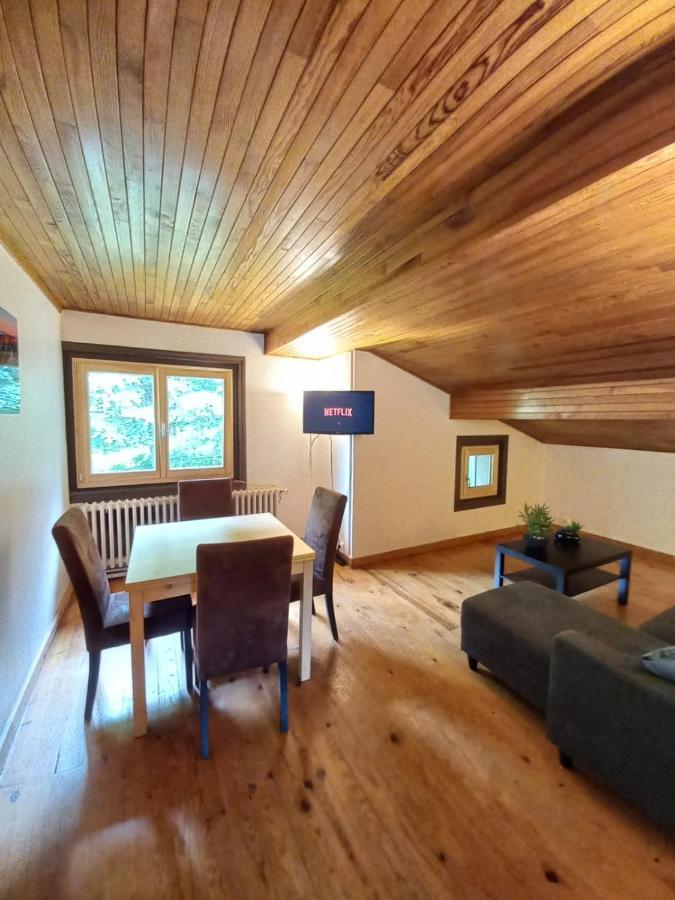 Logement Mansarde Dans Maison Avec Jardin En Bord De Piste, Vue Montagne Ле-Уш Екстер'єр фото